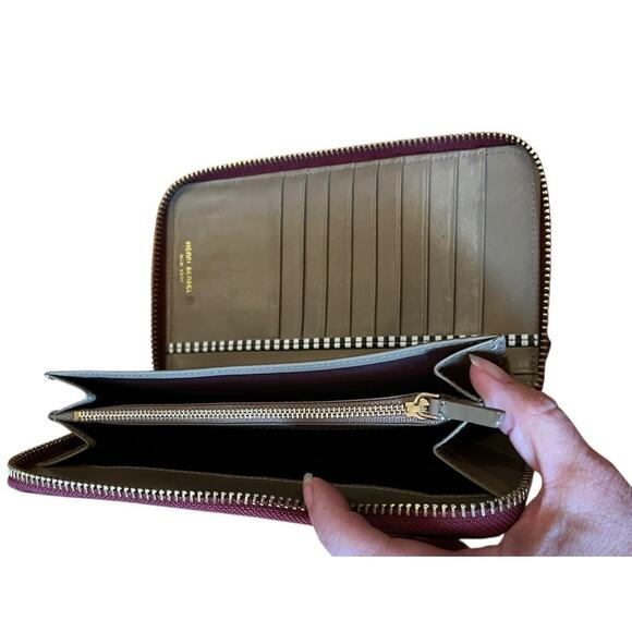 HENRI BENDEL Red Leather Zip Around Wallet 15 Credit Card Slots Lots Of Pockets - Picture 8 of 9